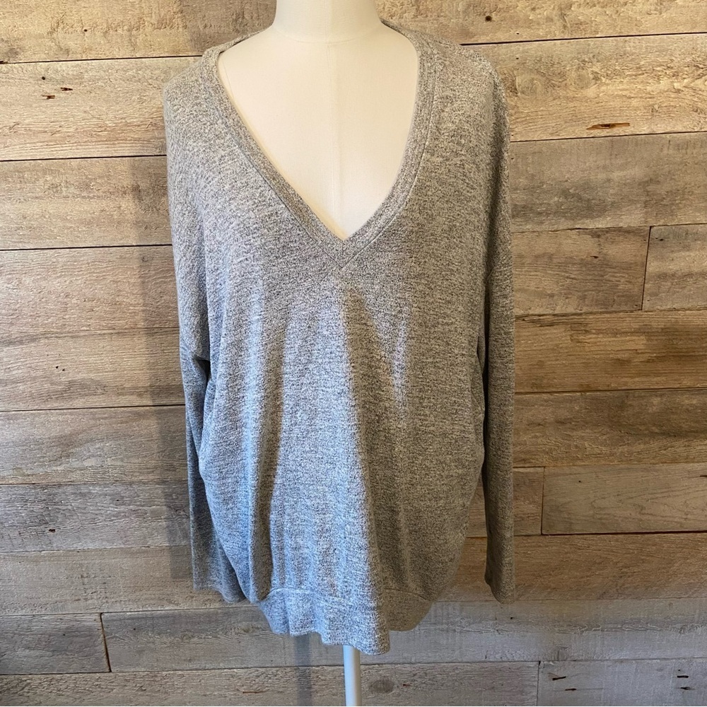 Aritzia Wilfred Free women's grey oversized  sweater in size‎ small